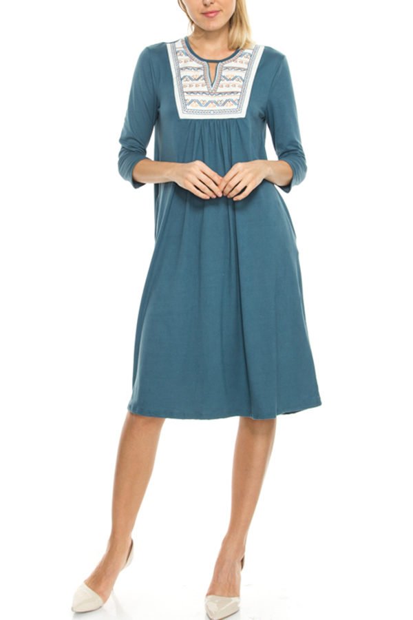 Embroidered Front Patch Detail 3/4 Sleeve Midi Dress